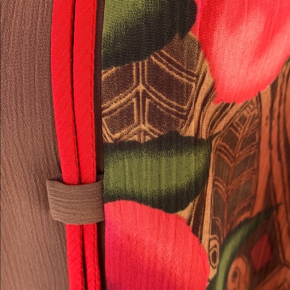 Maggie Sweet Brown Open Style Floral Print Top - Picture 8 of 10